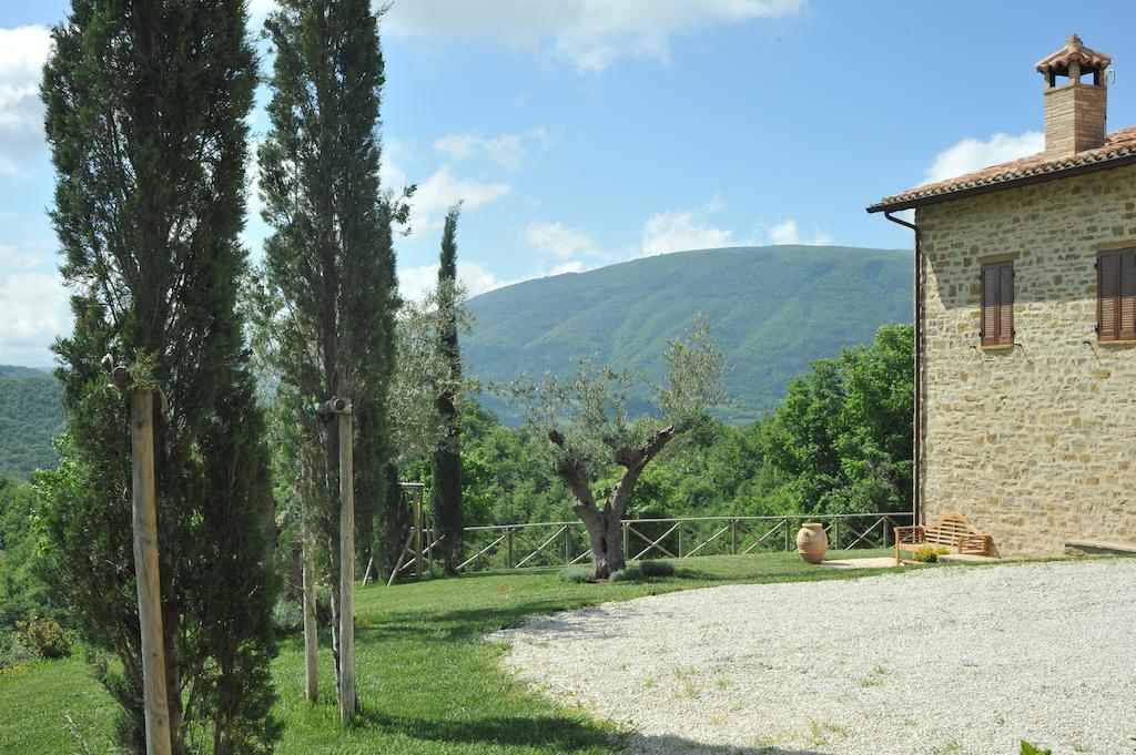 Agriturismo Paradiso 44 Assisi Bagian luar foto